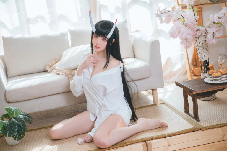 瓜希酱《能代衬衣》主题写真：23张全套美图