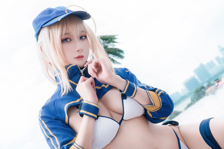 阿包也是兔娘《冲田总司泳装》主题写真：26张全套美图