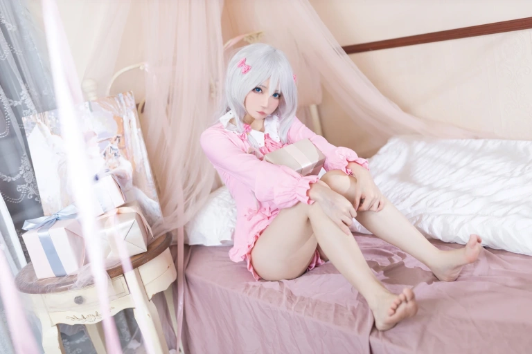是三不是世《和泉纱雾·埃罗芒睡衣》主题写真：27张全套美图