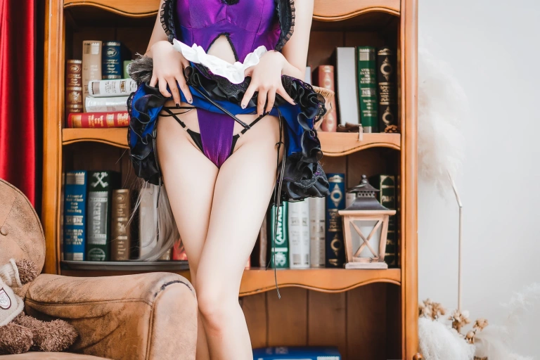 蜜汁猫裘《贞德女仆》主题写真：40张全套美图