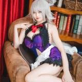蜜汁猫裘《贞德女仆》主题写真：40张全套美图