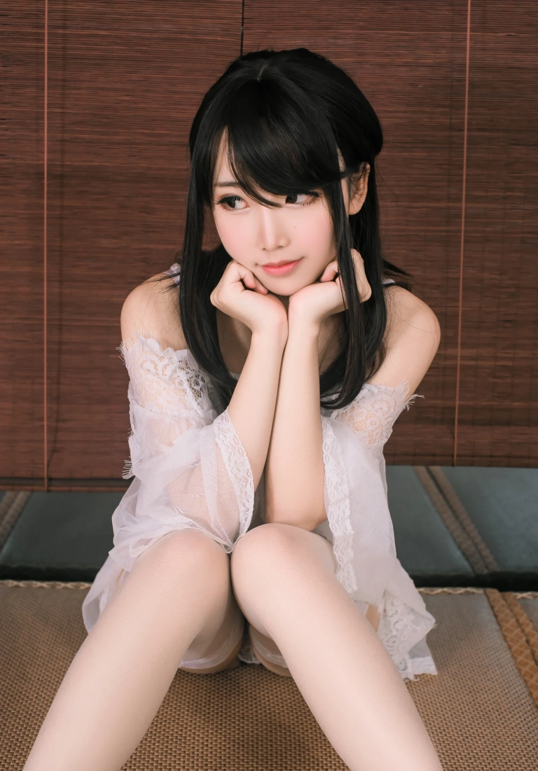 面饼仙儿《铃兰》主题写真：43张全套美图