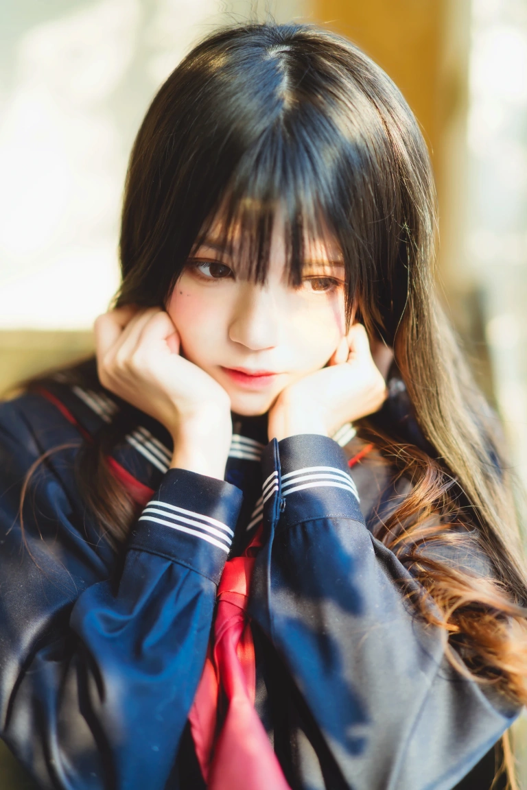 桜桃喵《小少女 黑色水手服》主题写真：50张全套美图