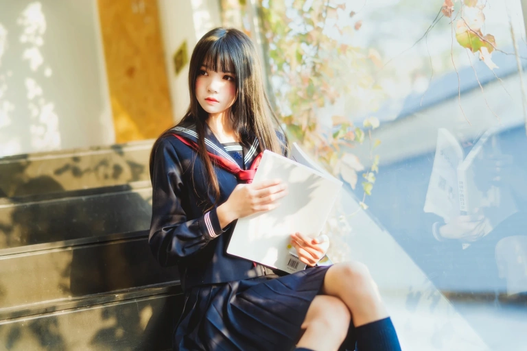 桜桃喵《小少女 黑色水手服》主题写真：50张全套美图