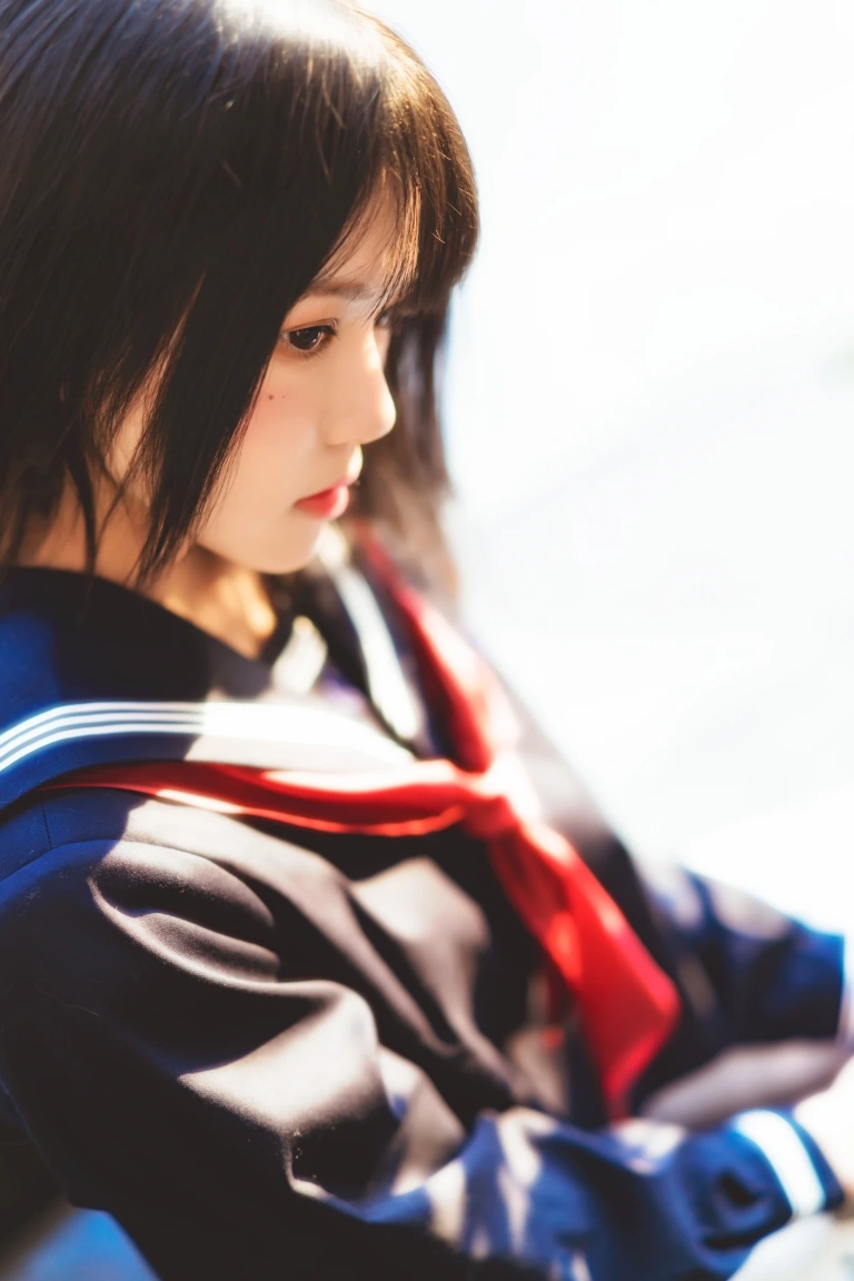桜桃喵《小少女 黑色水手服》主题写真：50张全套美图