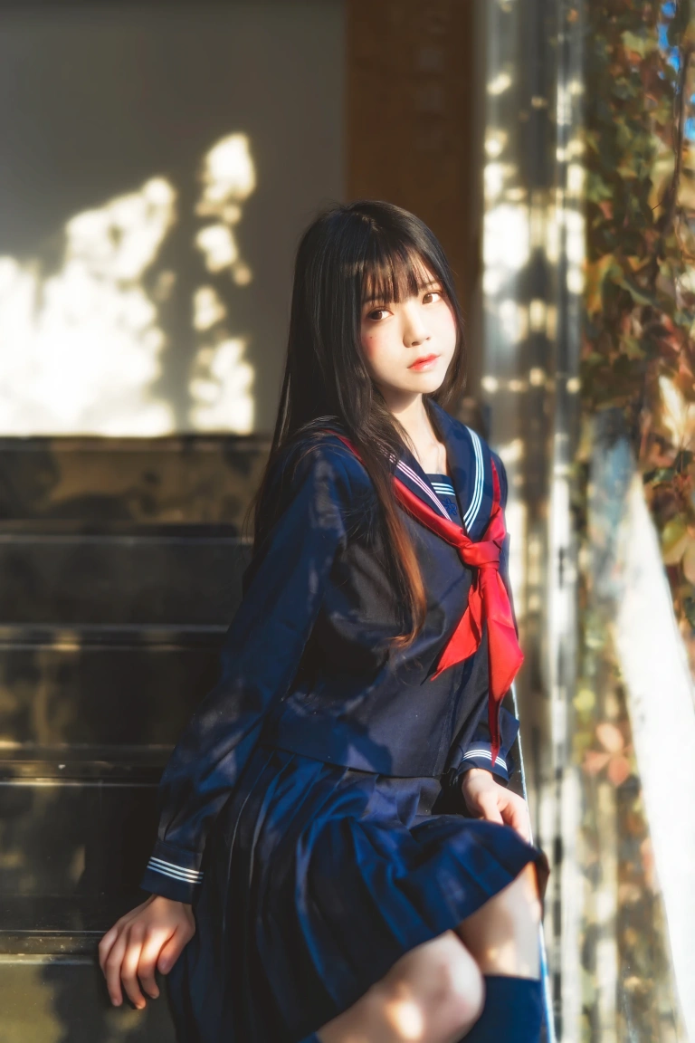 桜桃喵《小少女 黑色水手服》主题写真：50张全套美图