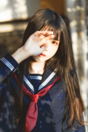 桜桃喵《小少女 黑色水手服》主题写真：50张全套美图