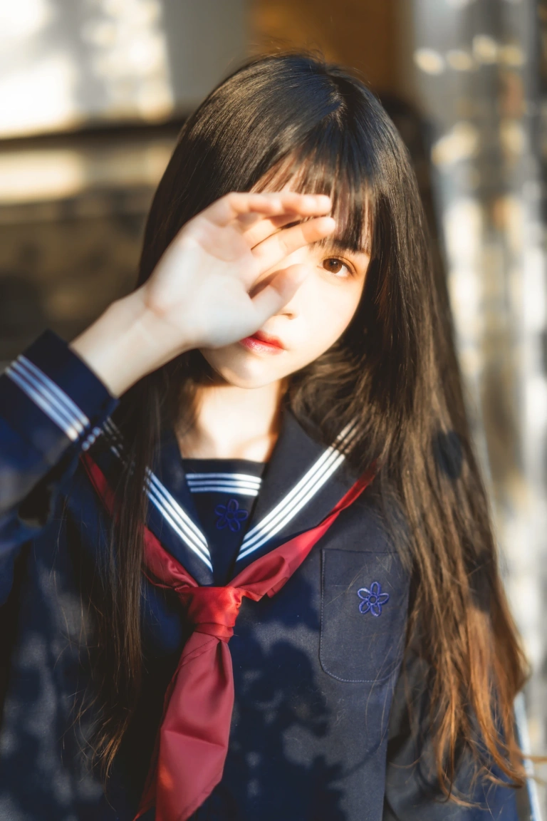 桜桃喵《小少女 黑色水手服》主题写真：50张全套美图