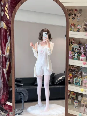 麻薯好吃《她的秘密读物》主题写真：80张全套美图