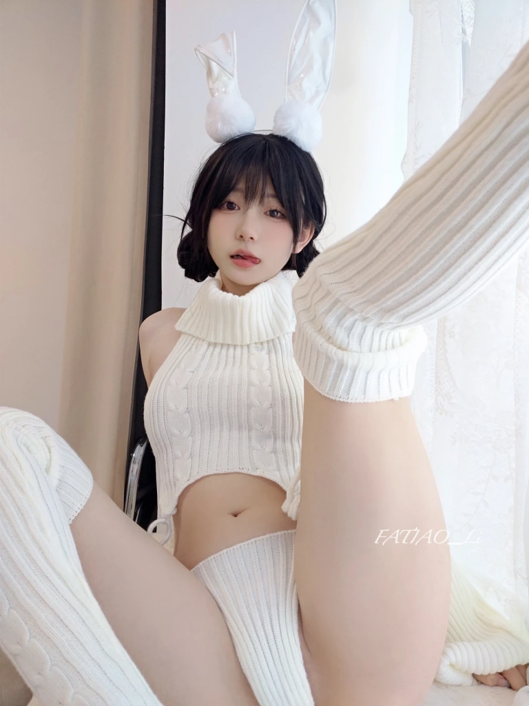 迷之呆梨《Fantia 2024年06月会员合集（8期）》主题写真：136张全套美图