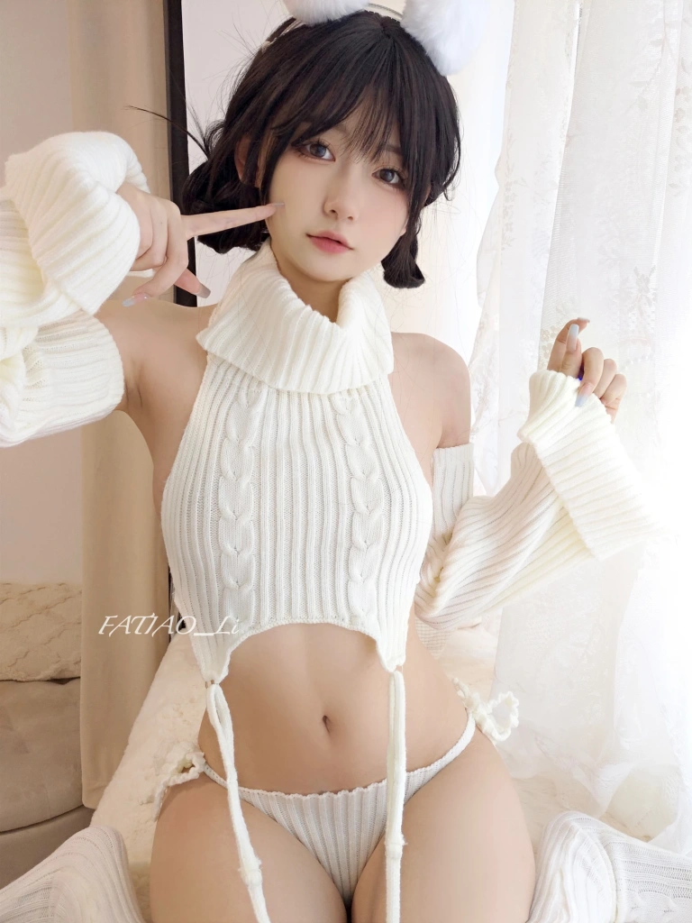迷之呆梨《Fantia 2024年06月会员合集（8期）》主题写真：136张全套美图
