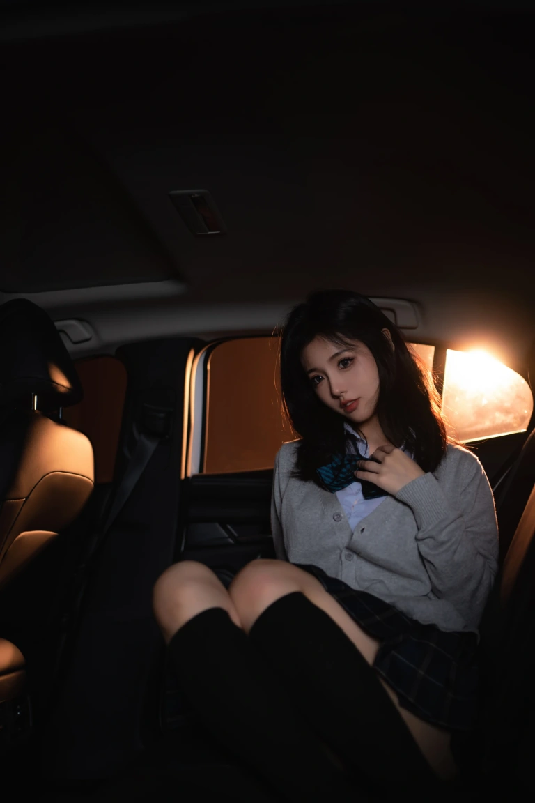 桃良阿宅《外出JK》主题写真：43张全套美图