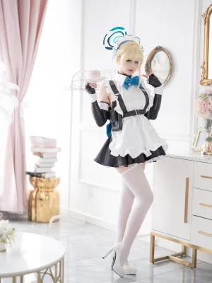小仓千代《[Patreon] 2023年04月套图会员合集》主题写真：111张全套美图，含1个视频