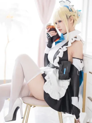 小仓千代《[Patreon] 2023年04月套图会员合集》主题写真：111张全套美图，含1个视频