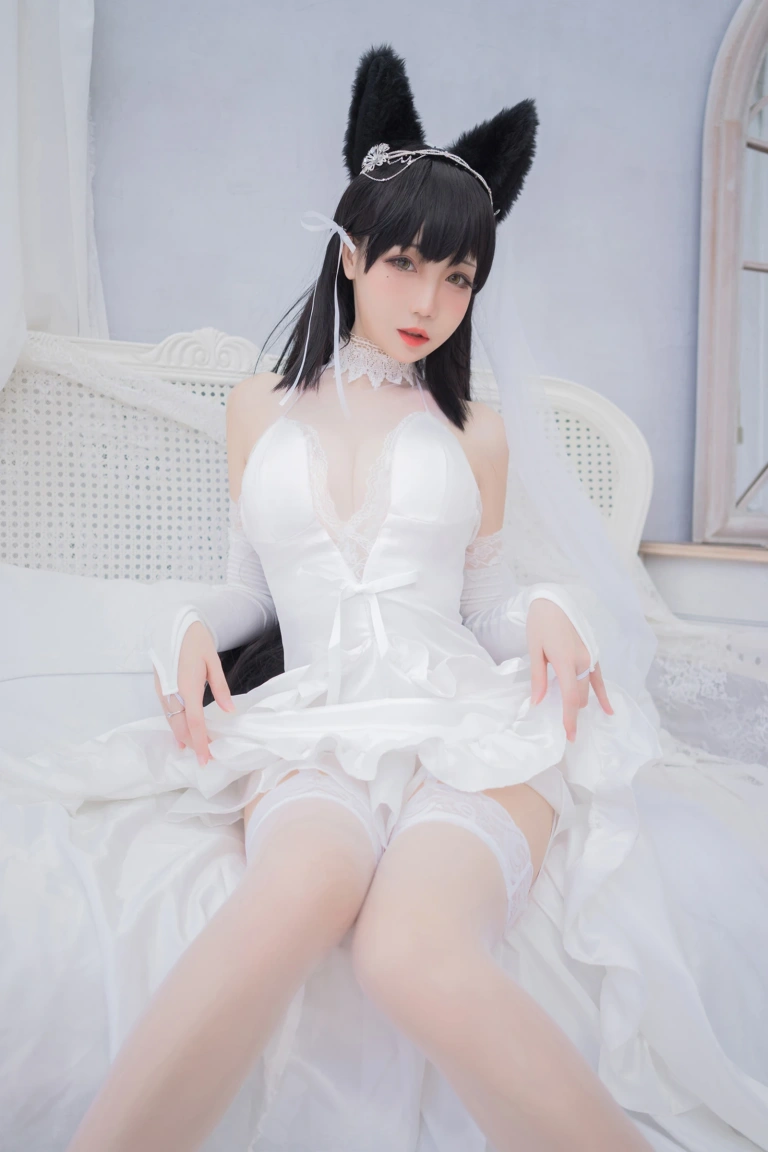 焖焖碳《碧蓝航线 爱宕花嫁》主题写真：20张全套美图