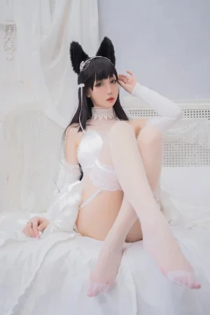 焖焖碳《碧蓝航线 爱宕花嫁》主题写真：20张全套美图