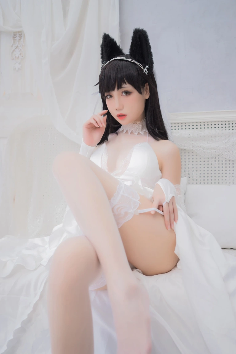 焖焖碳《碧蓝航线 爱宕花嫁》主题写真：20张全套美图