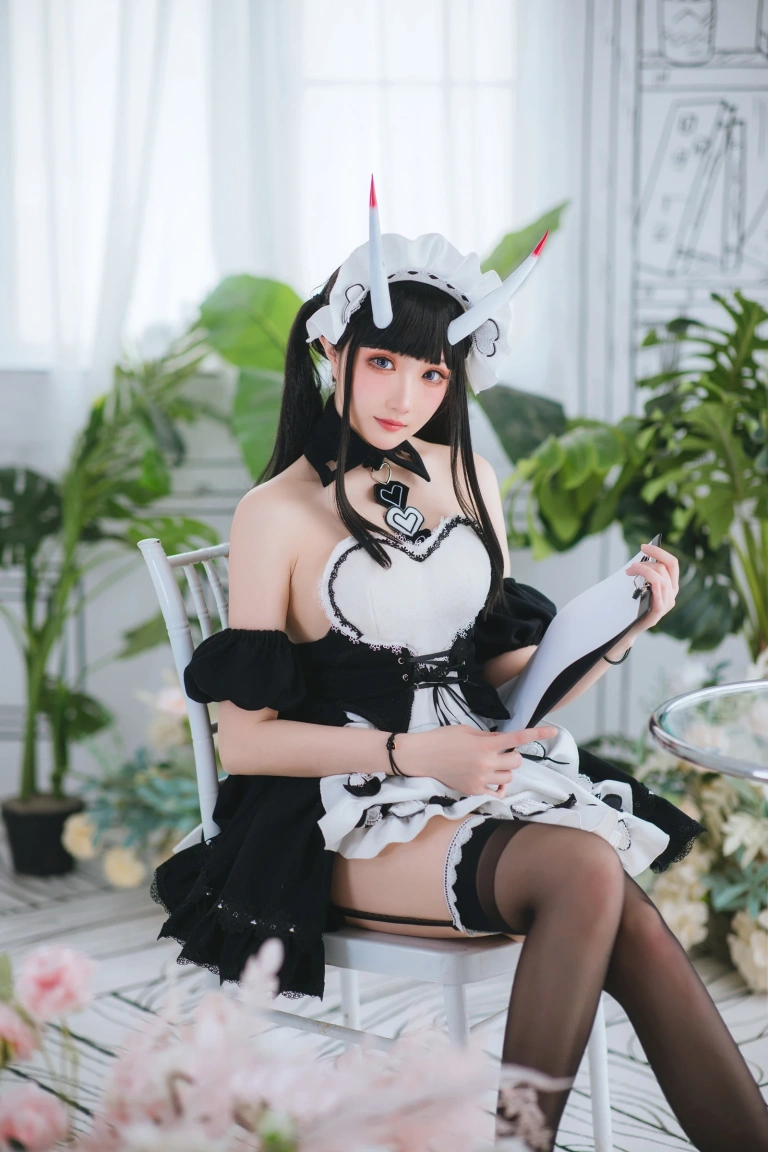 瓜希酱《能代女仆》主题写真：22张全套美图