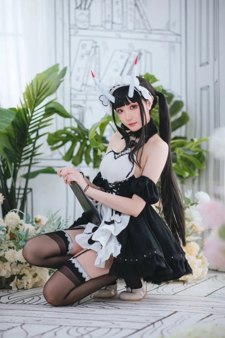 瓜希酱《能代女仆》主题写真：22张全套美图