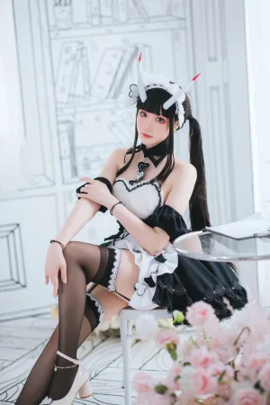 瓜希酱《能代女仆》主题写真：22张全套美图