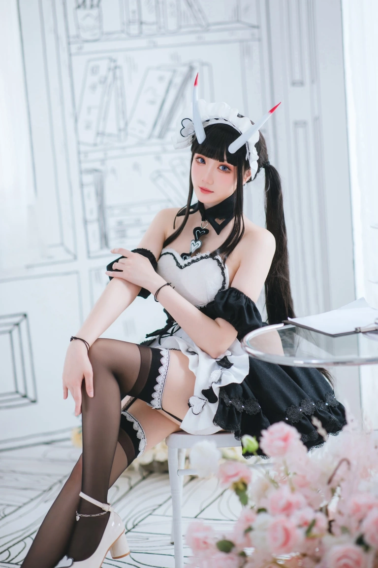 瓜希酱《能代女仆》主题写真：22张全套美图