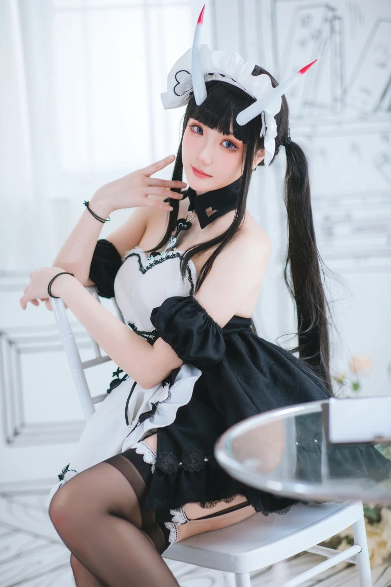 瓜希酱《能代女仆》主题写真：22张全套美图