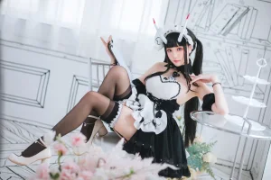 瓜希酱《能代女仆》主题写真：22张全套美图