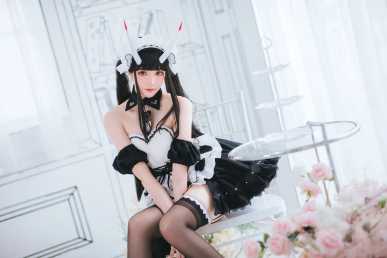 瓜希酱《能代女仆》主题写真：22张全套美图