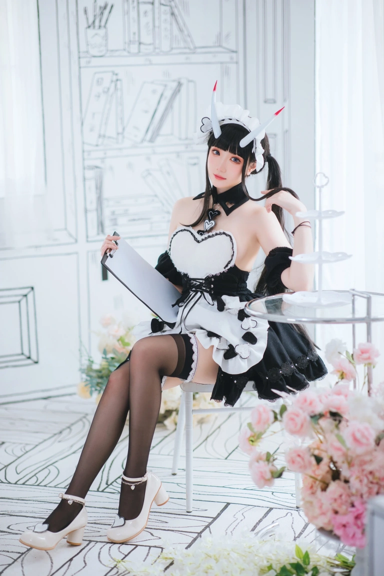 瓜希酱《能代女仆》主题写真：22张全套美图