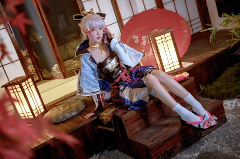 阿包也是兔娘《神里凌华》主题写真：25张全套美图