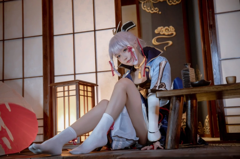 阿包也是兔娘《神里凌华》主题写真：25张全套美图