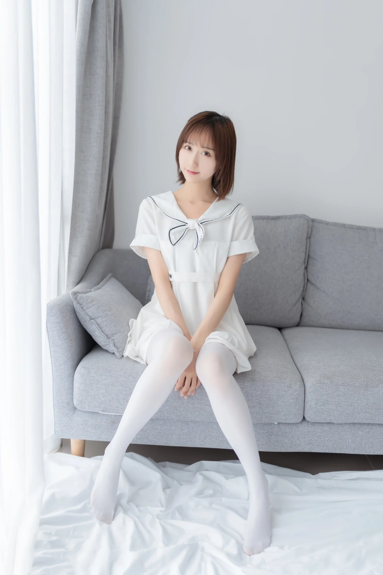 木棉棉《纯情白裙》主题写真：40张全套美图