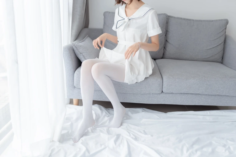 木棉棉《纯情白裙》主题写真：40张全套美图