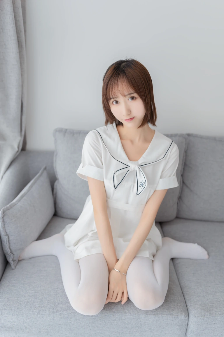 木棉棉《纯情白裙》主题写真：40张全套美图