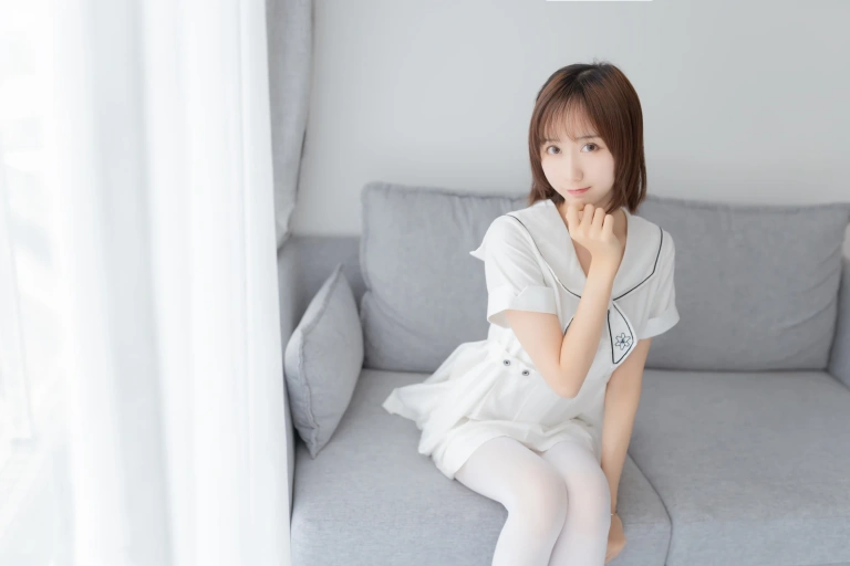 木棉棉《纯情白裙》主题写真：40张全套美图