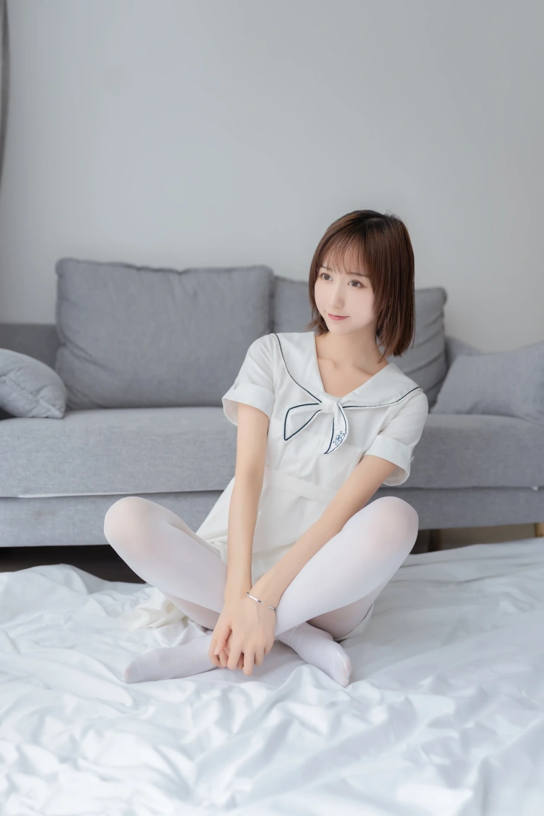 木棉棉《纯情白裙》主题写真：40张全套美图
