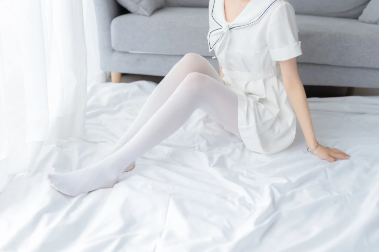 木棉棉《纯情白裙》主题写真：40张全套美图