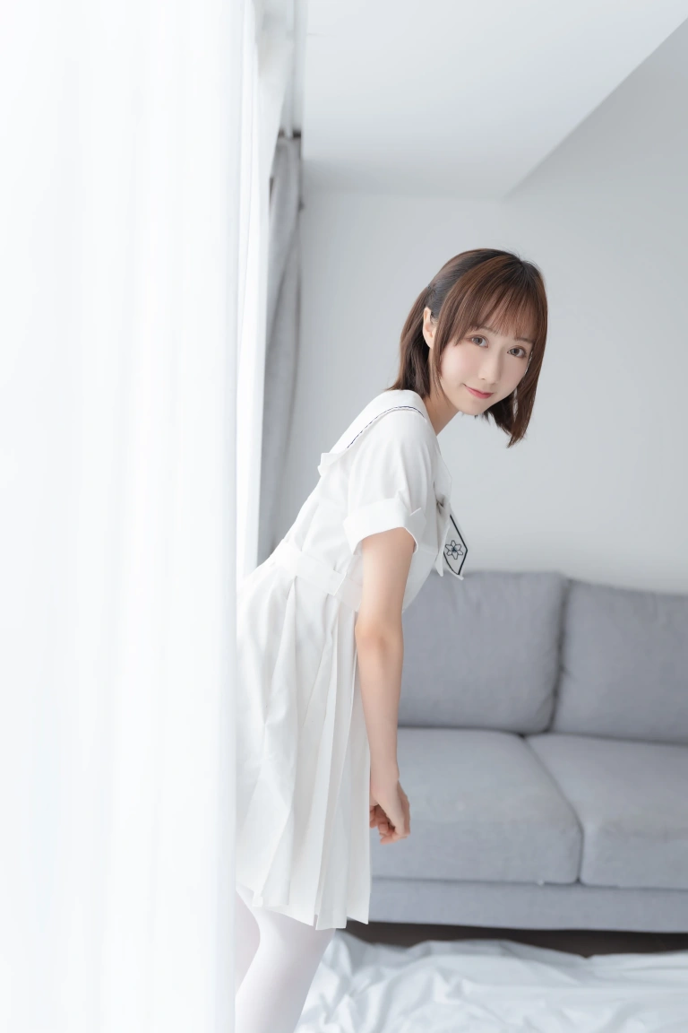 木棉棉《纯情白裙》主题写真：40张全套美图