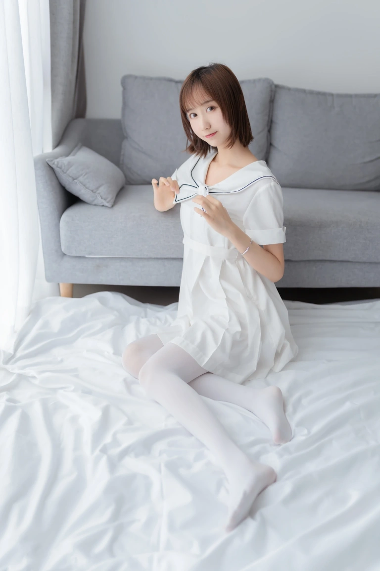 木棉棉《纯情白裙》主题写真：40张全套美图