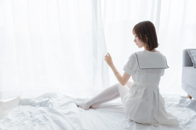 木棉棉《纯情白裙》主题写真：40张全套美图