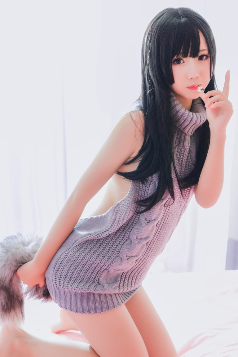 面饼仙儿《露背毛衣》主题写真：41张全套美图