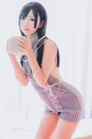 面饼仙儿《露背毛衣》主题写真：41张全套美图