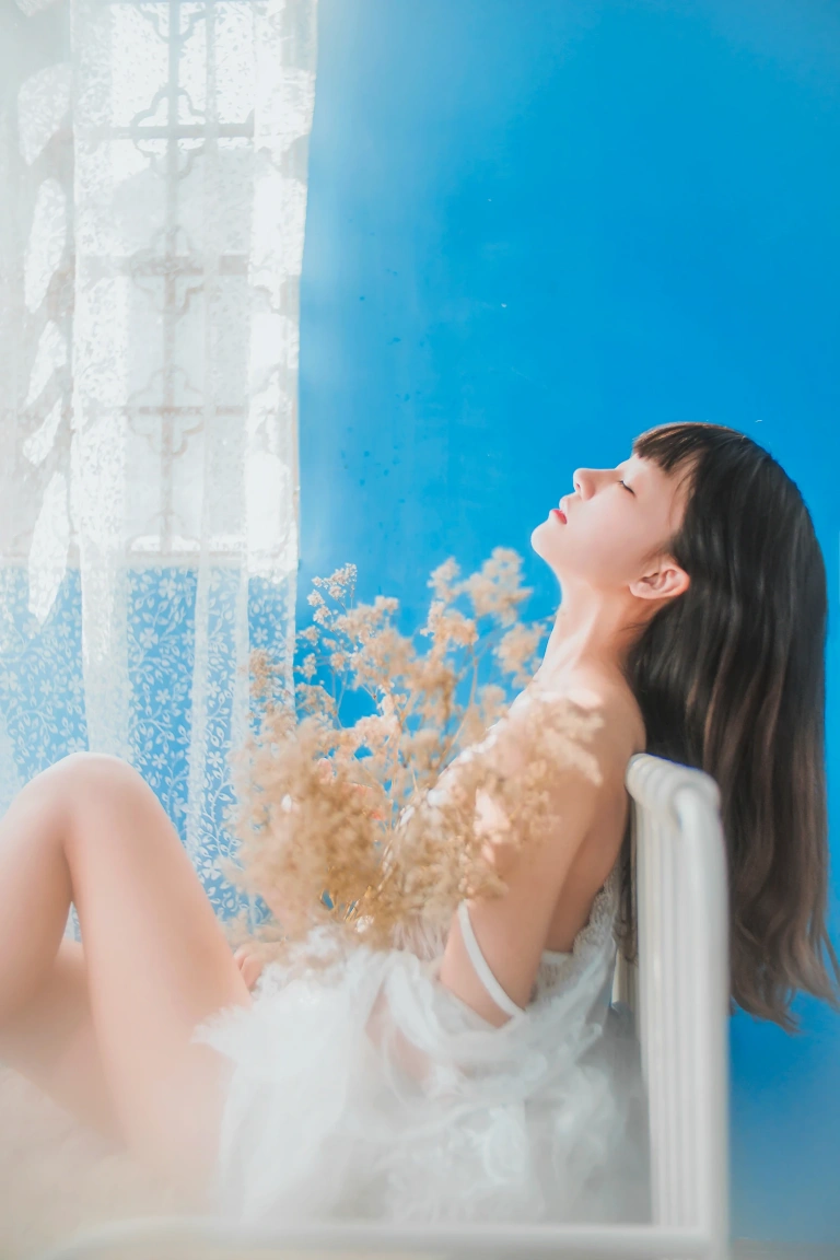 桜桃喵《小少女 少女私房》主题写真：50张全套美图