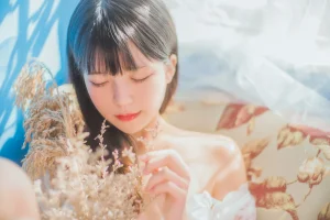 桜桃喵《小少女 少女私房》主题写真：50张全套美图