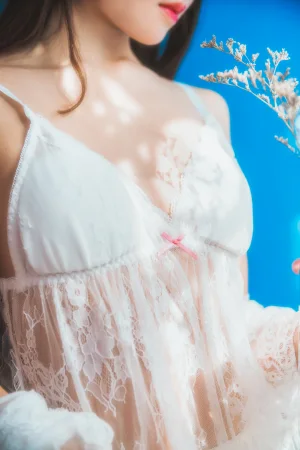 桜桃喵《小少女 少女私房》主题写真：50张全套美图