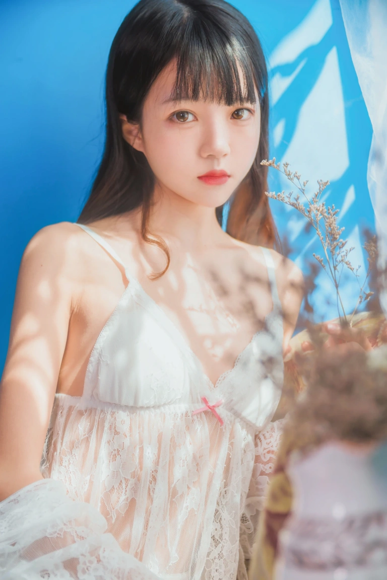 桜桃喵《小少女 少女私房》主题写真：50张全套美图