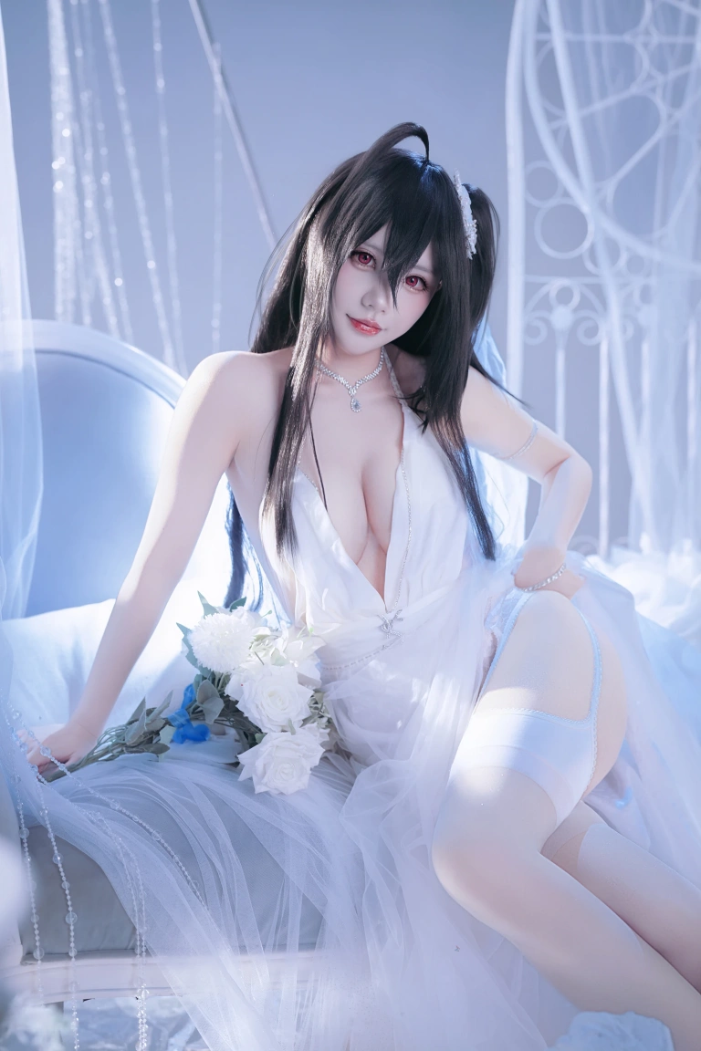 是一只熊仔《大凤花嫁》主题写真：53张全套美图
