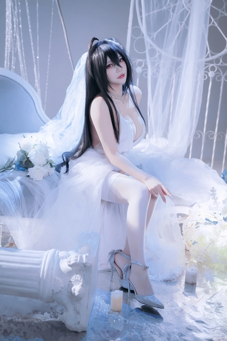 是一只熊仔《大凤花嫁》主题写真：53张全套美图