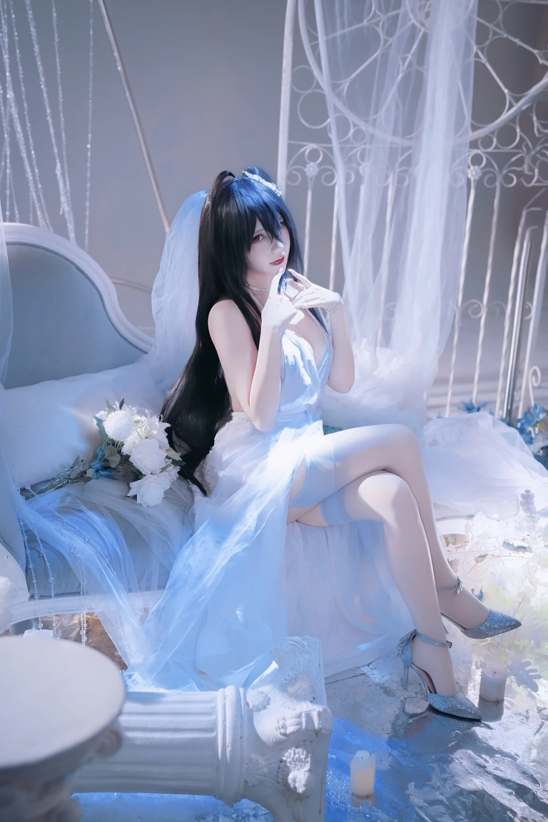 是一只熊仔《大凤花嫁》主题写真：53张全套美图