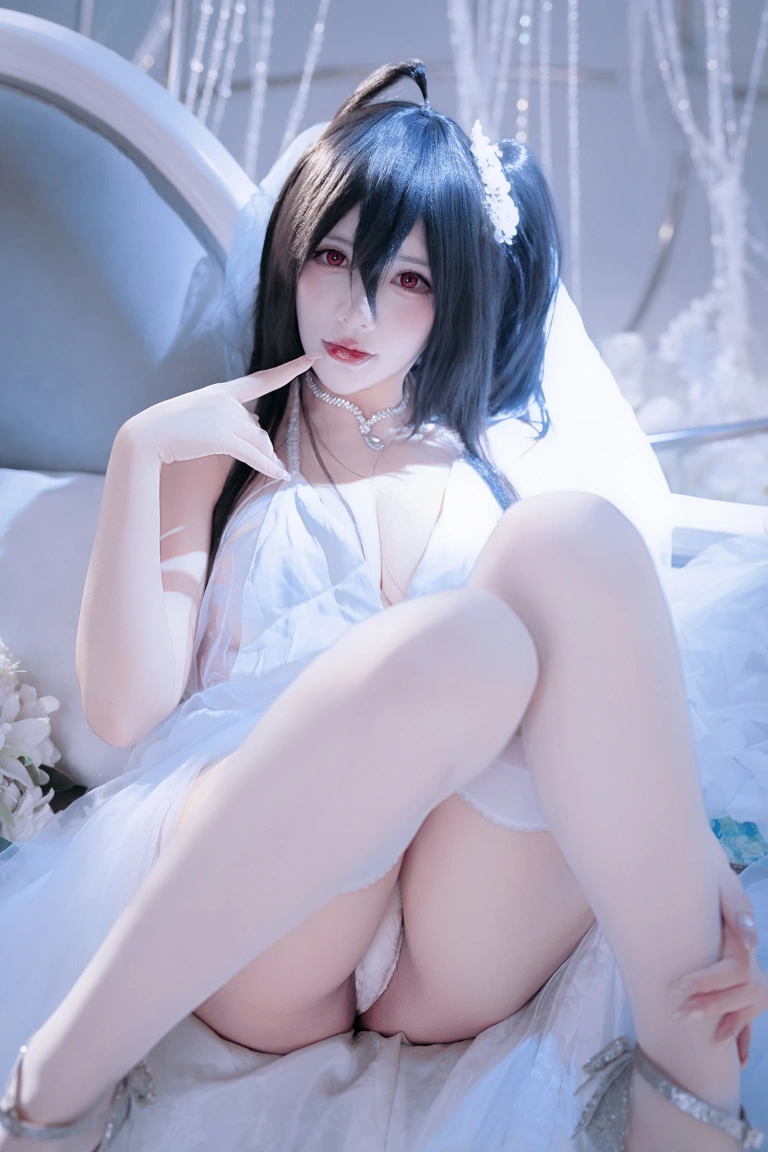 是一只熊仔《大凤花嫁》主题写真：53张全套美图